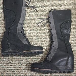 Sorel Cate The Great Black and Gray Lace-Up Boots